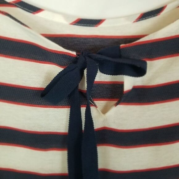 Cute boxy, red white blue top w/tie in back. Sz XS - Picture 6 of 10